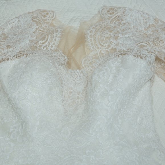 Ivory Wedding dress - Picture 2 of 12